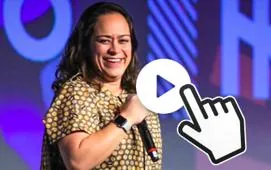 Maryana com Y em uma transmissão de vídeo